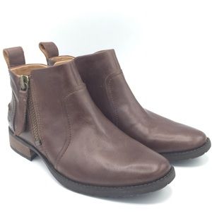 NWOB UGG Aureo Soft Leather Ankle Boots